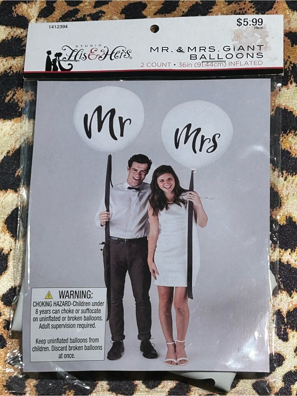 Studio History & Hers Mr. & Mrs. Giant Ballon’s - 36” Inflated